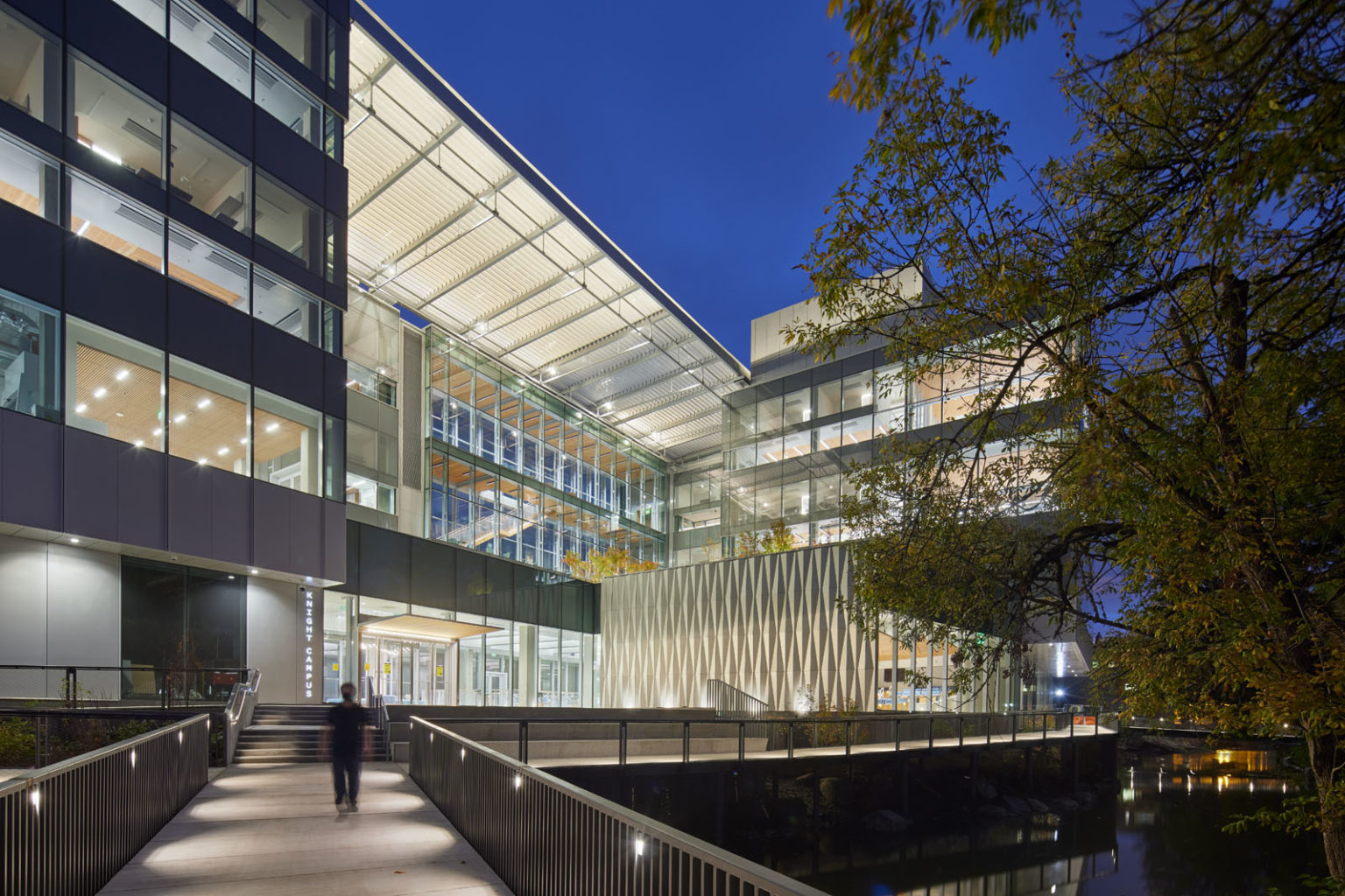 University of Oregon Knight Campus for Accelerating Scientific Impact